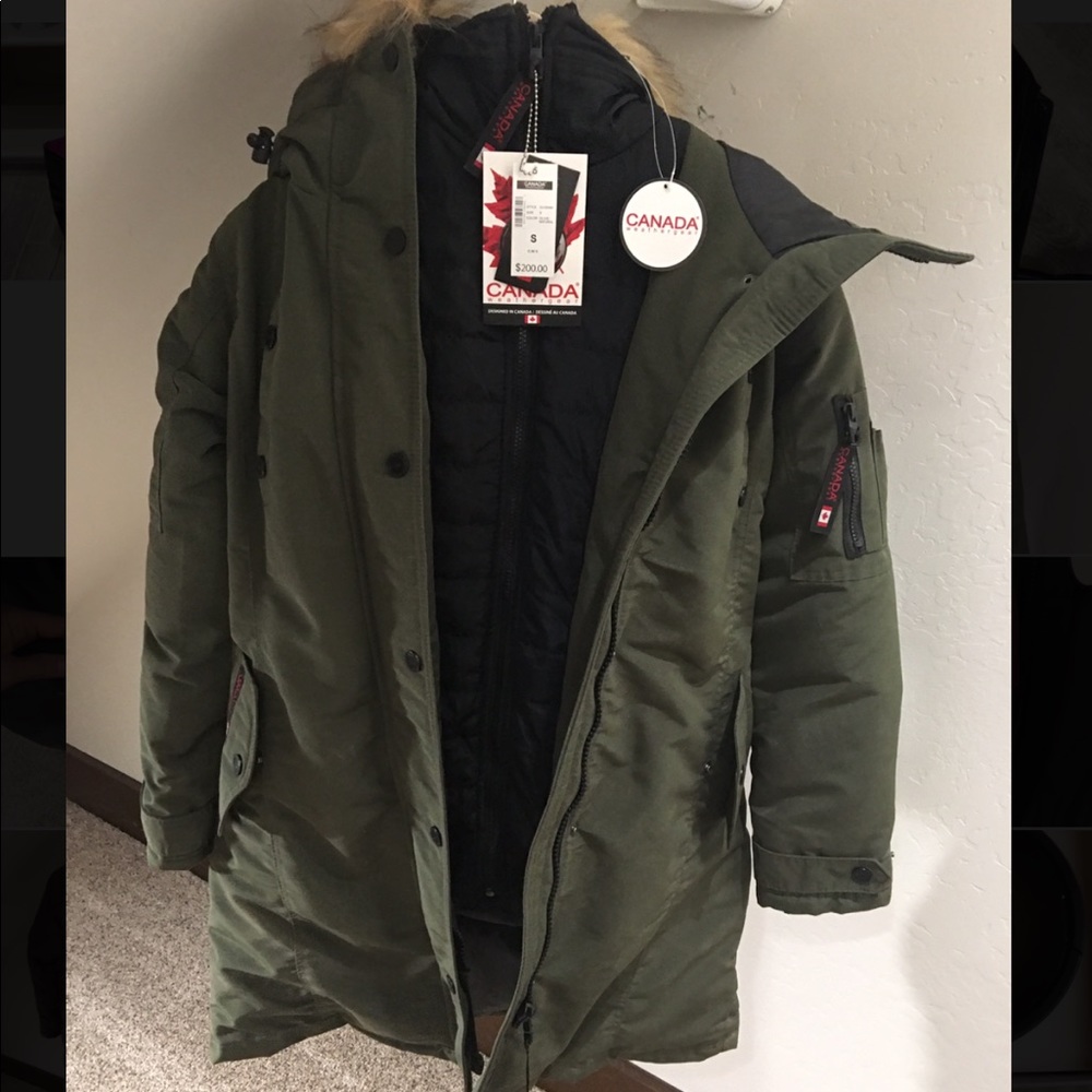 Canada Weather Gear green winter coat